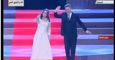 بحضور الرئيس.. عرض أزياء بين ذوى الاحتياجات الخاصة والفنانين.. فيديو