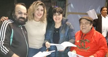 نادر أبو الليف يواصل بروفات "الشقاوة لعبتنا" لعرضها فى وسط البلد