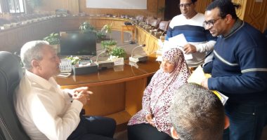 محافظ الإسماعيلية يحدد يوما أسبوعيا لاستقبال شكاوى الصم والبكم