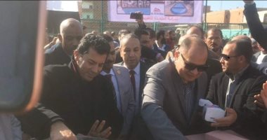 صور.. وزير الشباب ومحافظ الفيوم يضعان حجر أساس مركز شباب طامية 