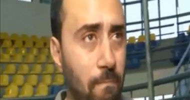 شاهد.. المدير الفنى للأهلى ينهمر فى البكاء بعد التتويج بمرتبط السلة