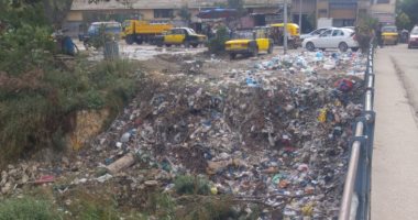 شكوى من عدم وجود صناديق قمامة بترعة المحمودية فى الإسكندرية