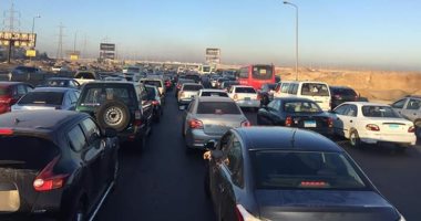 كثافات مرورية بسبب أعمال تطوير إصلاحات بمحور الشهيد وشارع الثورة