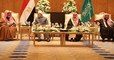 صور.. مفتى السعودية وكبار علمائها يعربون عن تقديرهم لزيارة شيخ الأزهر 