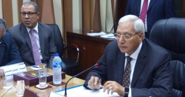 صور.. محافظ الدقهلية يوجه بتوعية المواطنين بعدم إلقاء القمامة فى الشوارع