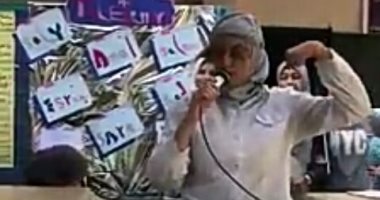 ليه غنوها؟.. طالبات يؤدين أغنية Daddy Finger فى طابور الصباح.. فيديو 