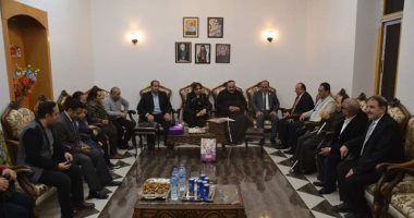 قيادات مستقبل وطن بالسويس يزورون الكنيسة اللاتينية لتقديم التهنئة بالأعياد