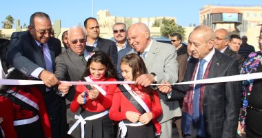 نقيب المعلمين ومحافظ بورسعيد يفتتحا نادى النقابة بالمحافظة