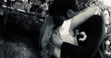 بعد 10 سنين حب.. زواج مايلي سايروس وليام هيمسورث 