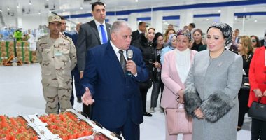 صور.. قرينة الرئيس السيسى تتفقد مشروع الصوب الزراعية 