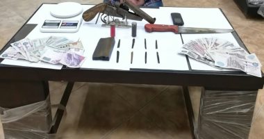 صور.. ضبط أسلحة نارية ومواد مخدرة فى كفر الشيخ