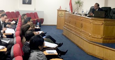 رئيس البورصة يحاضر سفراء المستقبل للترويج لسوق المال خارجياً