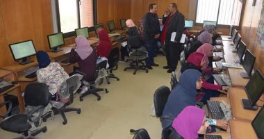 صور.. إجراء الامتحانات إلكترونيًا لطلاب طب جنوب الوادى فى قنا