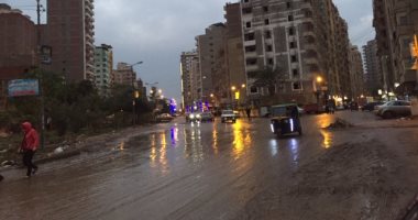 المرور: سقوط أمطار بالطرق لم تؤثر على حركة السيارات ونراقب جميع المحاور
