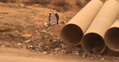 أهالى قرية كوم الحامض بسوهاج يطالبون بتغيير مواسير الصرف