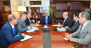 وزير التنمية المحلية يجتمع بنواب محافظة القاهرة لاستعراض الخطة الاستثمارية