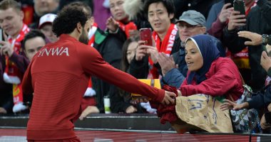 محمد صلاح يدافع عن المرأة العربية بعد اختياره ضمن الأكثر تأثيرا بالعالم