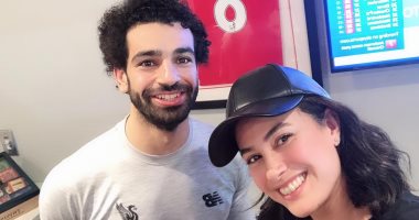هند صبرى تحتفل مع محمد صلاح بفوز ليفربول على أرسنال.. صور
