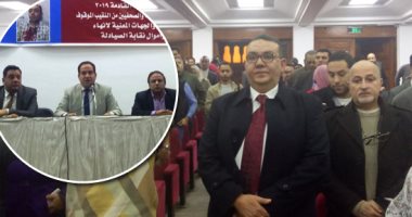 "اجتماع تصحيح الأوضاع".. مجلس نقابة الصيادلة يلغى قرارات محيى عبيد من تاريخ 14 مايو.. تشكيل لجنة لإنهاء حالة البلطجة.. اتهامات للنقيب الموقوف بتبديد أموال النقابة.. وإحالة المحرضين على الصحفيين للتحقيق.. صور