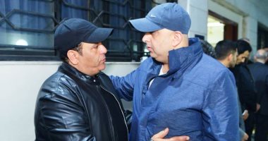 هانى رمزى وحجاج عبد العظيم وريكو يقدمون واجب العزاء فى شقيق محمد فؤاد