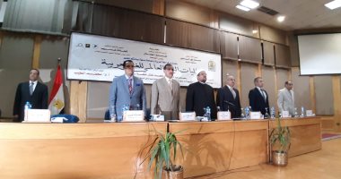 صور.. وزير الأوقاف ومحافظ أسيوط يفتتحان فعاليات اليوم العالمى للغة العربية