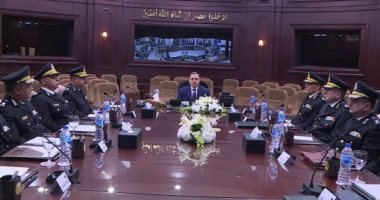 فيديو ..ضبط مطبعة تزور مستندات الشهر العقارى بمدينة نصر