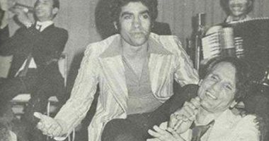 قبل زيارته فى المنام.. قصة صورة قديمة تجمع عبد الحليم حافظ وأحمد عدوية  