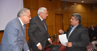 محافظ الدقهلية لرؤساء القرى: يجب صقل الخبرات بالتدريب والإطلاع على علم الإدارة