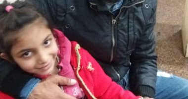 صور.. سائق تاكسى يعرض حياته للخطر وينقذ طفلة من الخطف بالإسماعيلية
