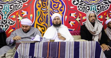 صور.. "الجفرى" ومشايخ "الصوفية" يُحيون ذكرى الإمام بساحة الحسين