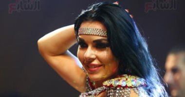 الراقصة الأوكرانية "آلا كوشنير" تحيى حفل رأس السنة بأحد الفنادق