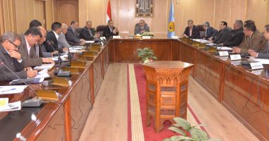 محافظ أسيوط: التوسع فى المراكز التكنولوجية والميكنة لتحسين الخدمات للمواطنين