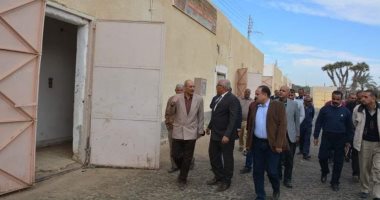 صور.. محافظ الوادى الجديد يتفقد مجمع التمور ومركز التكوين المهنى