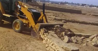 صور.. إزالة 2030 حالة تعدى بمساحة ١١٧ فدان على الأراضى الزراعية بأسوان