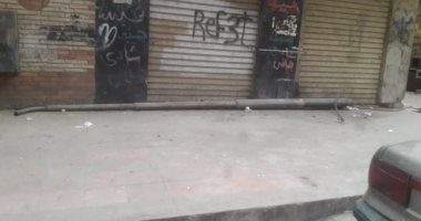 قارئ يناشد بإصلاح عامود إنارة بعد سقوطه فى العباسية