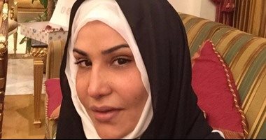 أحلام تدعو لمتابعيها من أمام الحرم المكى