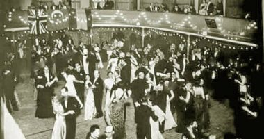 قصة صورة من الزمن الجميل.. شاهد الاحتفال برأس السنة فى سينما ركس بالمنصورة