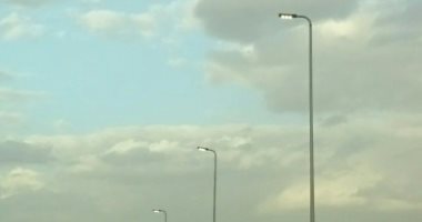 امسك مخالفة..قارئ يرصد اضاءة الاعمدة بالطريق  الدائرى  نهارا