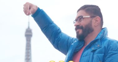 خالد سليم "لسه كبير" من أمام برج إيفيل احتفالا برأس السنة