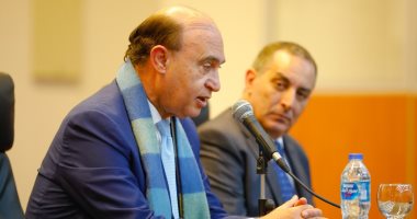 مميش يسلم نائبه الجديد عمله.. ويؤكد: كل الدعم من القيادة السياسية لمزيد من الإنجازات