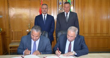 محافظ الإسماعيلية يشهد توقيع بروتوكول تعاون بين مديرتى التعليم والقوى العاملة