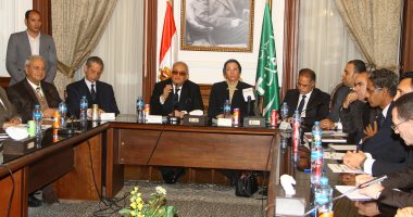 رئيس حزب الوفد يطالب كل مواطن بزرع شجرة أمام منزله