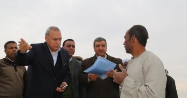 صور.. إزالة التعديات على 107.5 فدان بمنطقة المراشدة بقنا