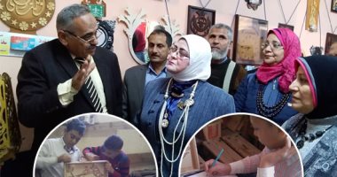 صور.. طلاب مبدعون بكفر الشيخ.. يتعلمون مهن السباكة والنجارة وصيانة المحمول بمدارسهم ويطبقونها بمحال وورش آبائهم.. ويؤكدون: عبرنا عن المشروعات القومية ومبادرات الرئيس برسومات وصناعات متعددة