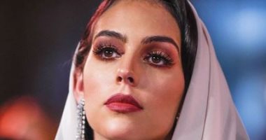 قفطان مغربى وجلباب.. شاهد كيف خطفت صديقة رونالدو الأضواء فى دبى