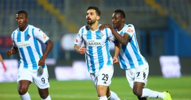 بيراميدز يفوز على الأهلي بثنائية ويُبعد الأحمر عن درع الدوري