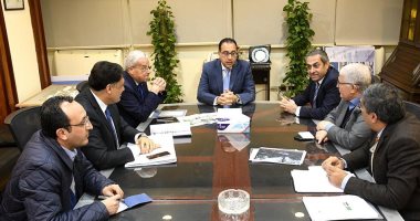 رئيس الوزراء يبحث مع مسئولى المقاولون العرب - السويدي إليكتريك إنشاء سد روفيجى