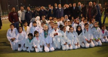 أشرف صبحى يؤكد تقديم كافة أنواع الدعم لأهالى حى الأسمرات