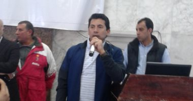 وزير الشباب ردا على سؤال جاهزية مصر لاستضافة بطولة أفريقيا: ندعى مع بعض