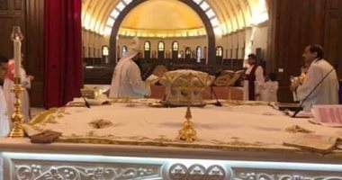 سكرتير البابا تواضروس يصلى قداس "برامون الميلاد" بكاتدرائية العاصمة الإدارية